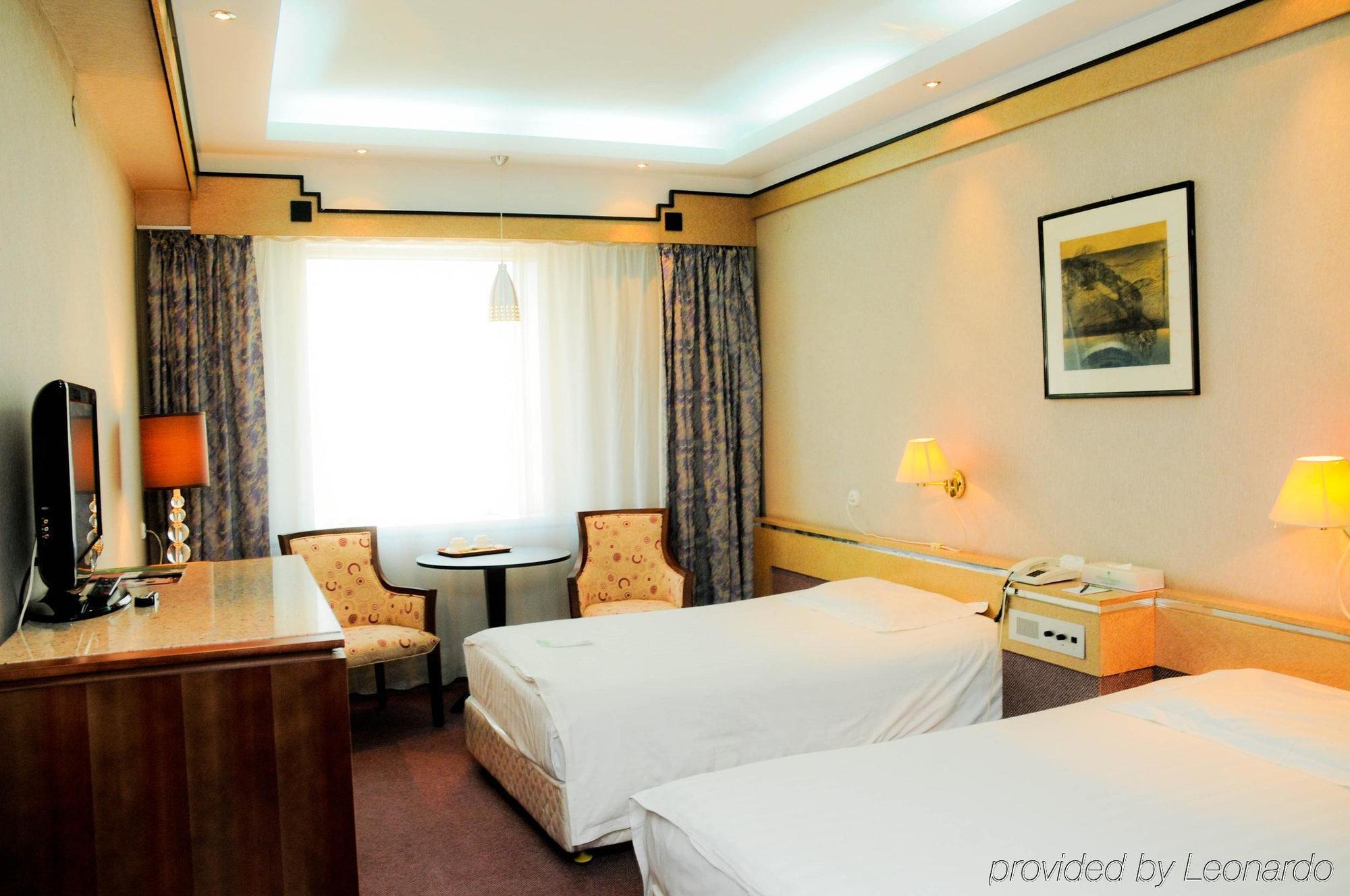 Chinggis Khaan Hotel Oelan-bator Buitenkant foto