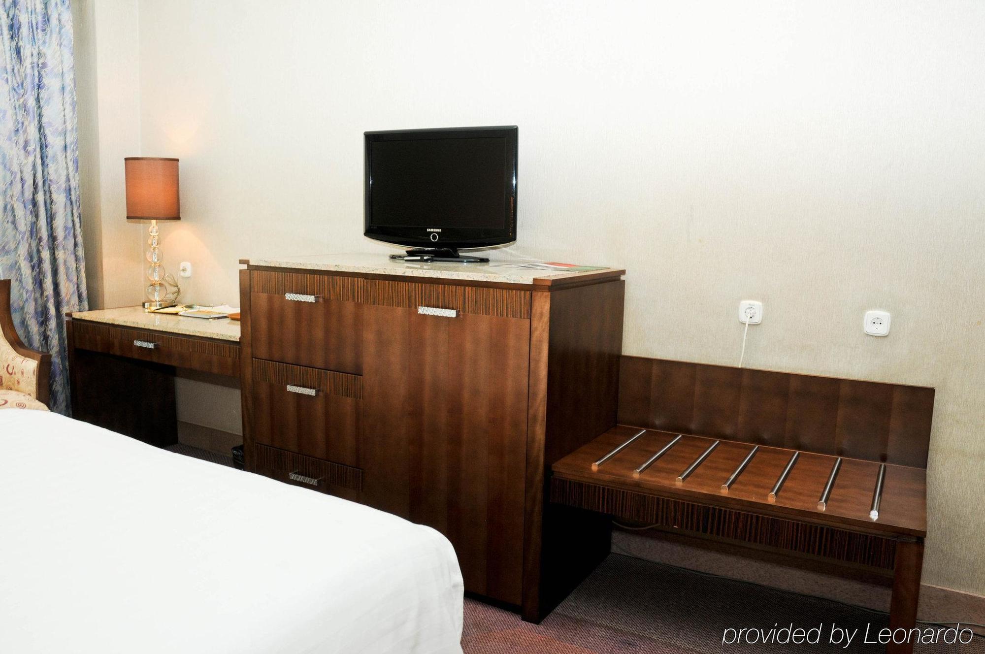 Chinggis Khaan Hotel Oelan-bator Buitenkant foto