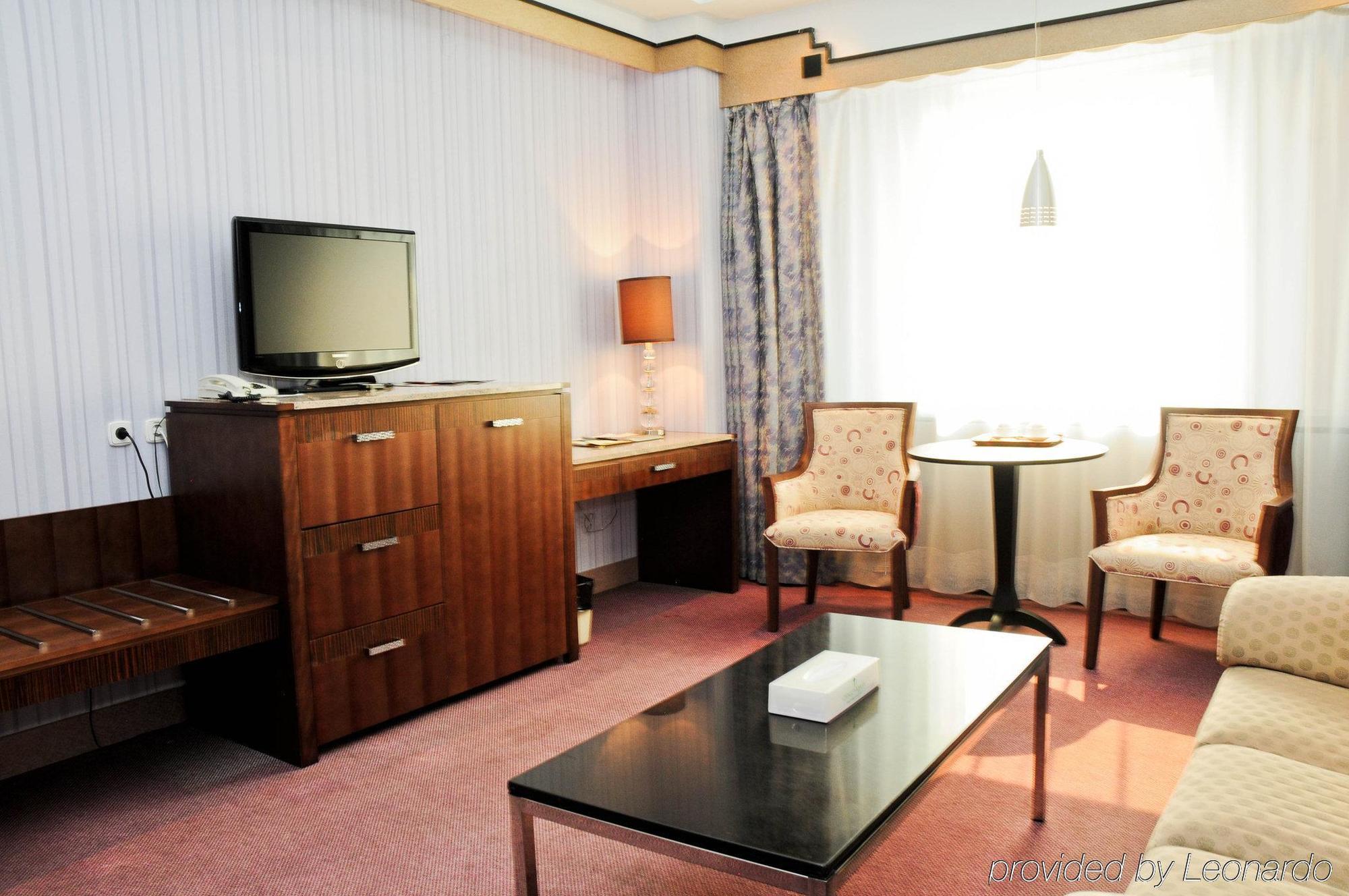 Chinggis Khaan Hotel Oelan-bator Buitenkant foto