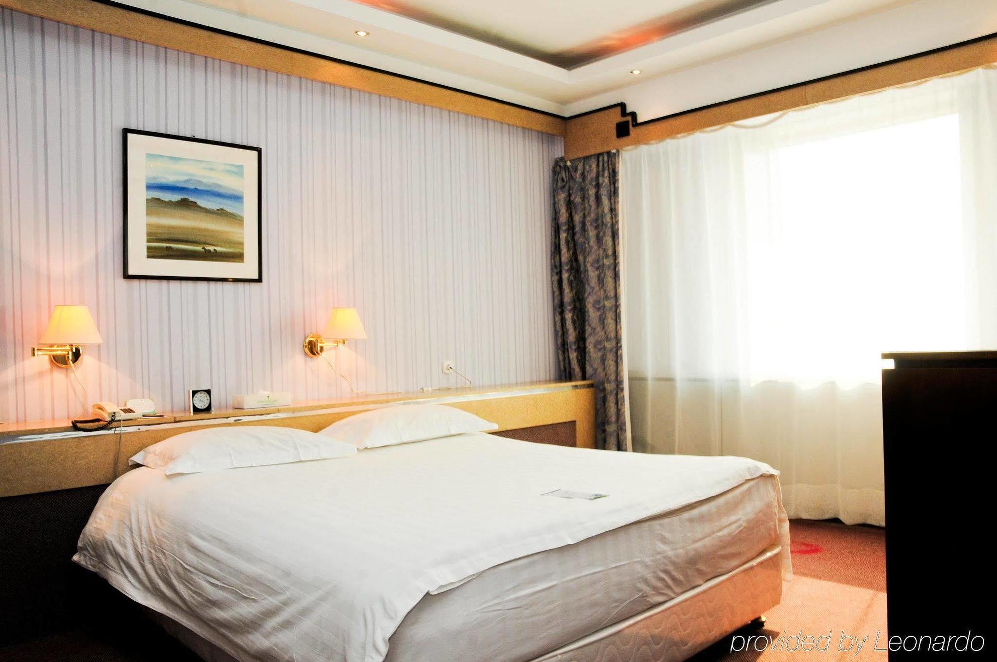 Chinggis Khaan Hotel Oelan-bator Buitenkant foto