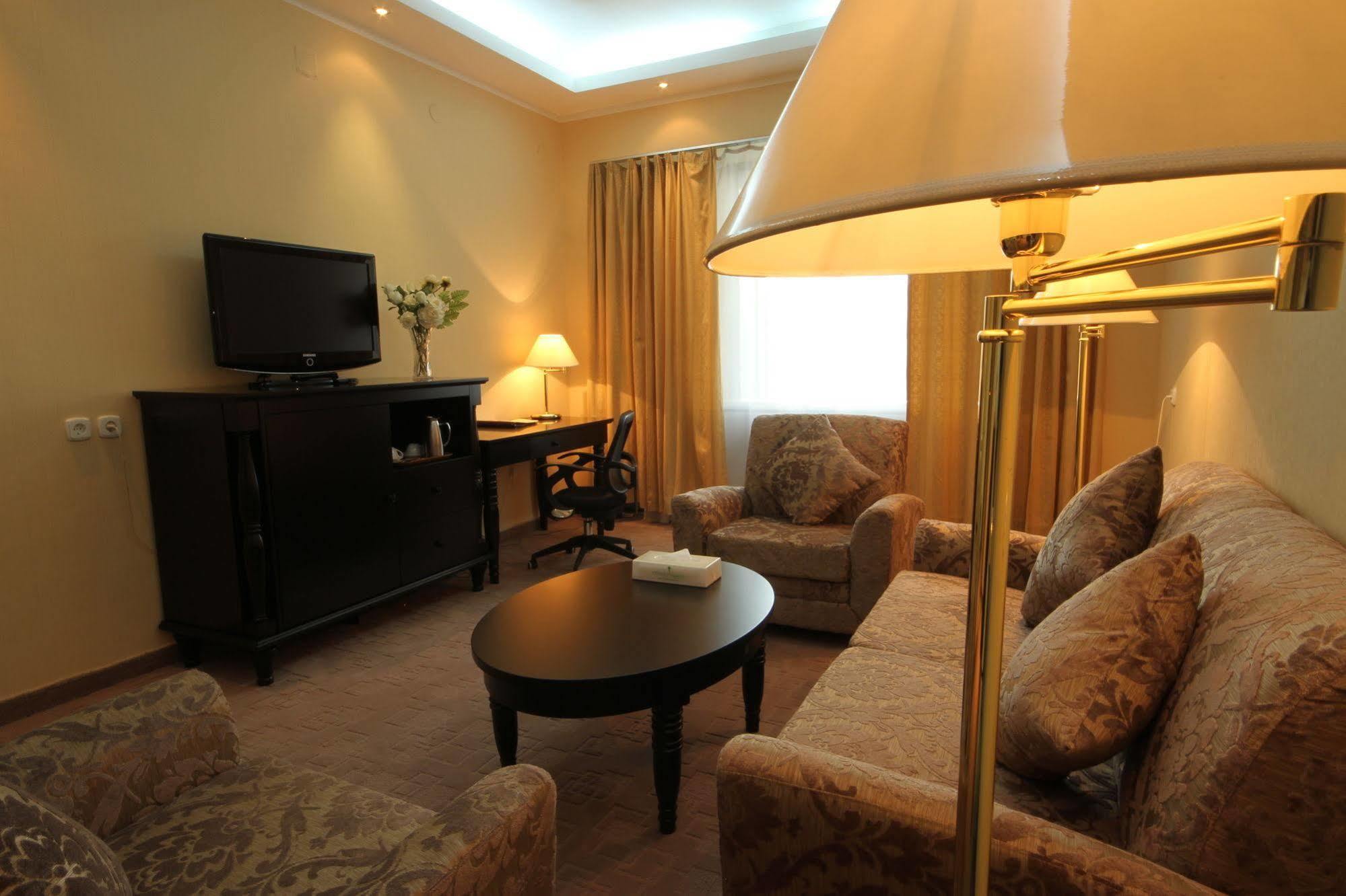 Chinggis Khaan Hotel Oelan-bator Buitenkant foto