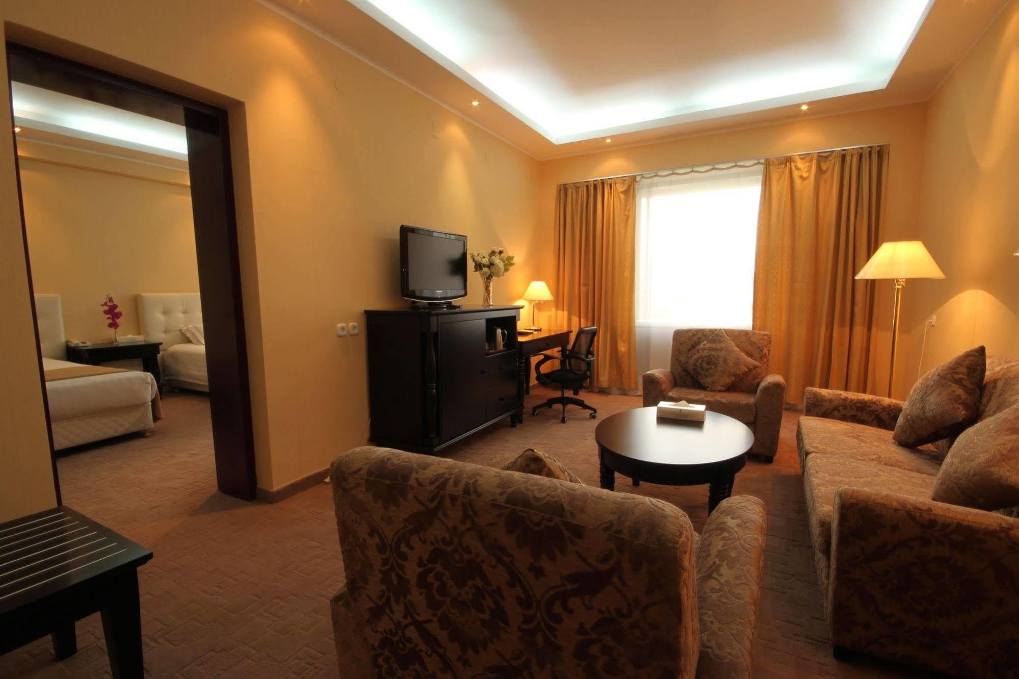 Chinggis Khaan Hotel Oelan-bator Buitenkant foto