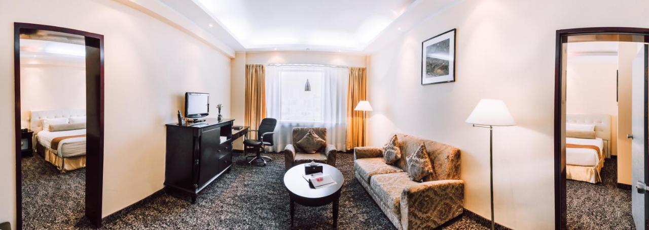 Chinggis Khaan Hotel Oelan-bator Buitenkant foto